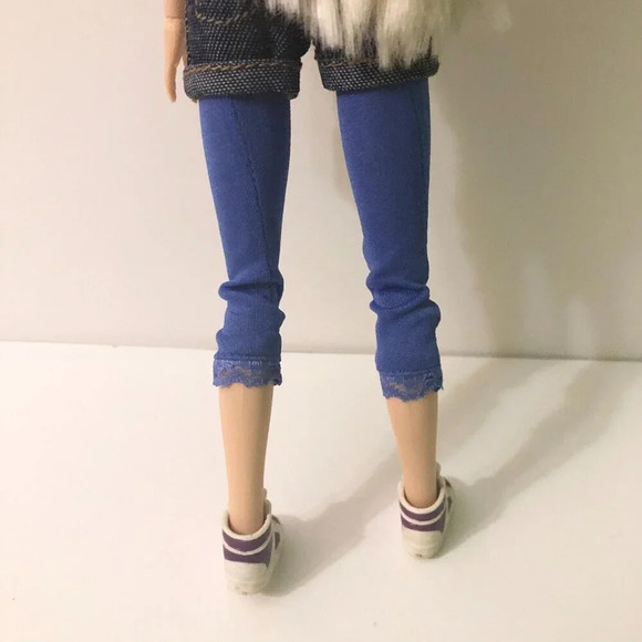 Liv Doll Sophie with Blonde Wig Articulated Doll - Picture 5 of 16